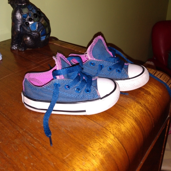 Toddler shoes - Picture 1 of 3